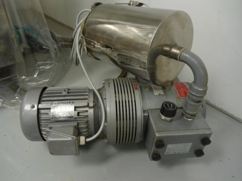 vacuum pump for capsule filler.jpg