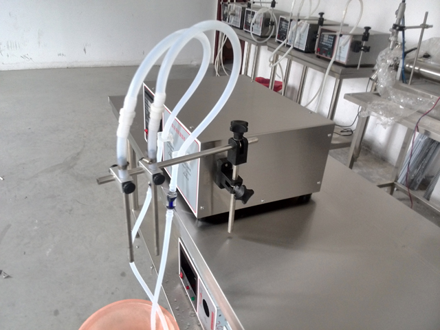 side picture for double head filling machine.jpg