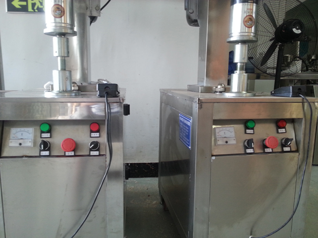 beer cans sealing machine for spain customer.jpg